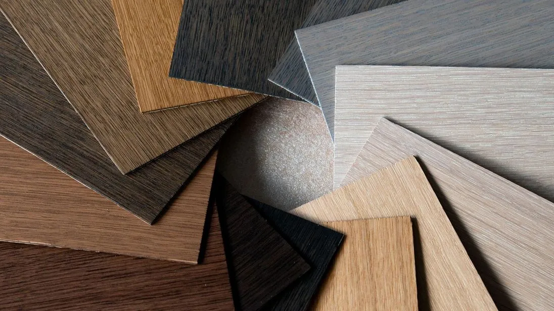 Von Naturholz-Optik auf hellen Hölzern bis zu trendigen Grautönen: Das Legno Smart-Öl bietet viel Gestaltungsspielraum.
